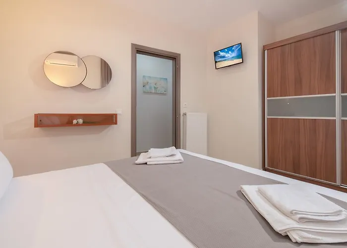 Kamis * Néos Marmarás