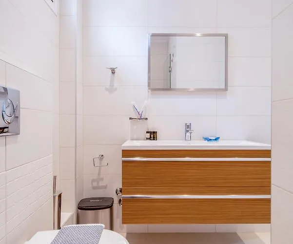 Kamis Néos Marmarás