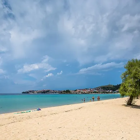 Kamis נאוס מרמרס