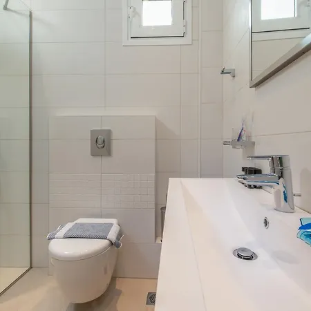 Kamis * נאוס מרמרס